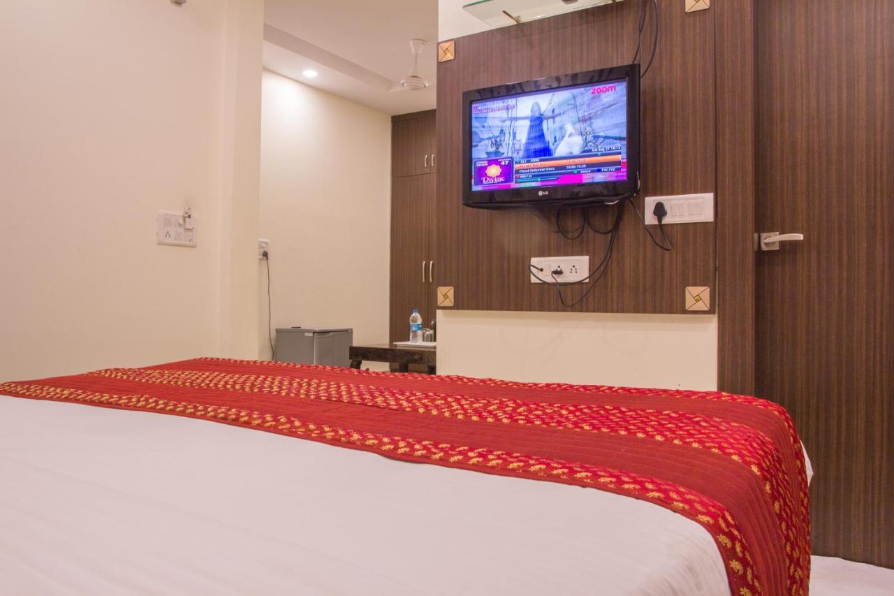 Hotel Pawan Plaza Near Sir Ganga Ram Hospital Delhi  Exterior photo