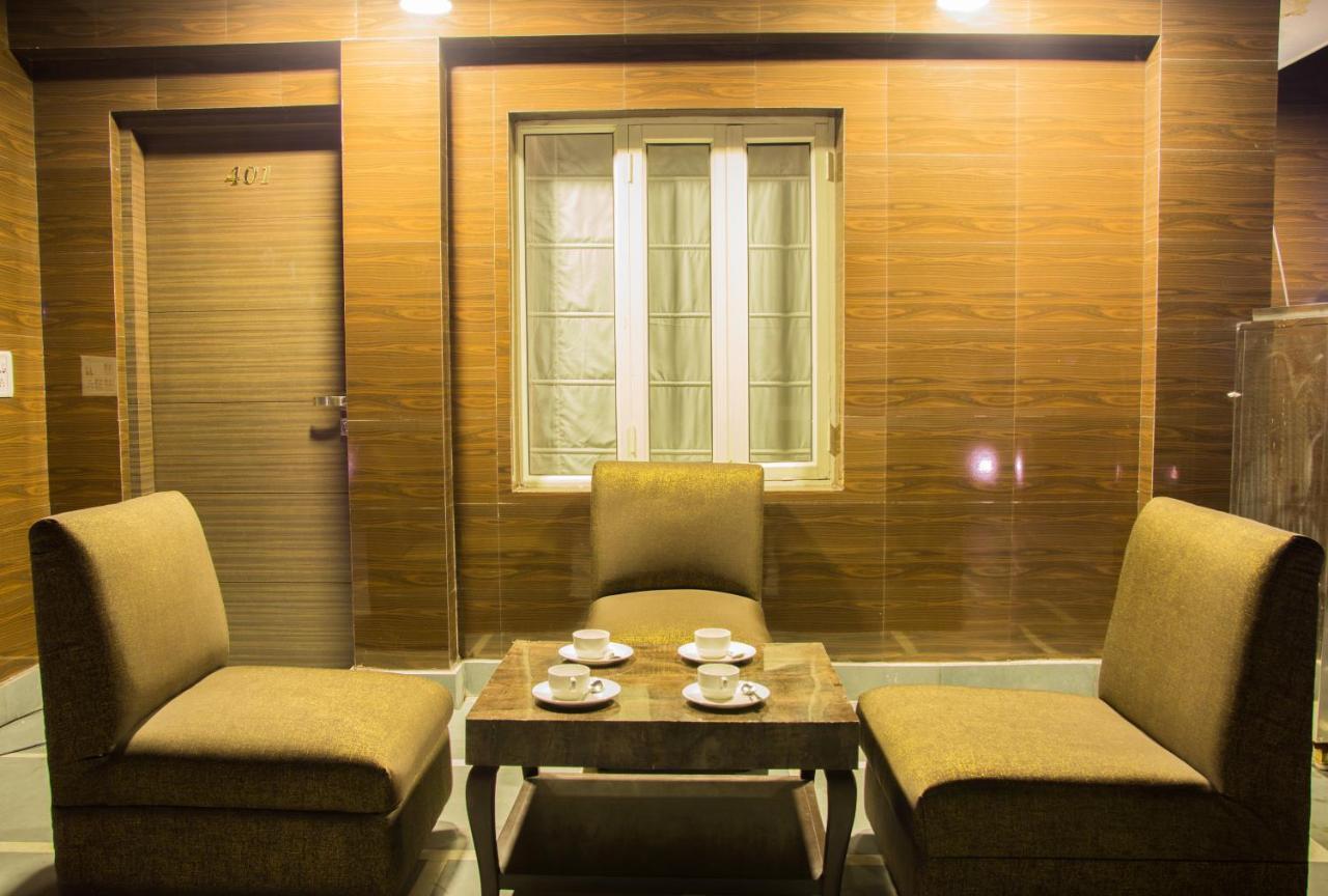 Hotel Pawan Plaza Near Sir Ganga Ram Hospital Delhi  Exterior photo