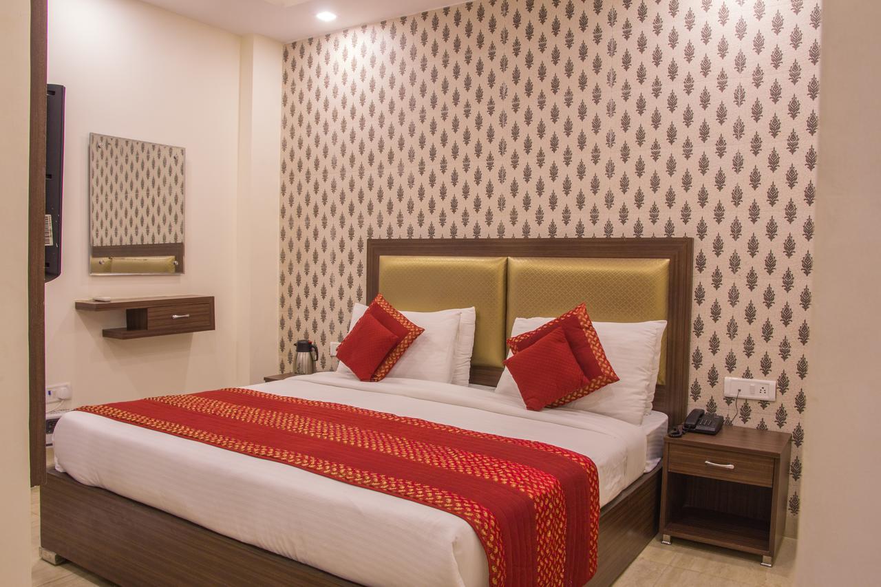 Hotel Pawan Plaza Near Sir Ganga Ram Hospital Delhi  Exterior photo